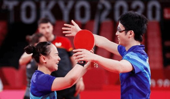 受季后赛 受季后赛